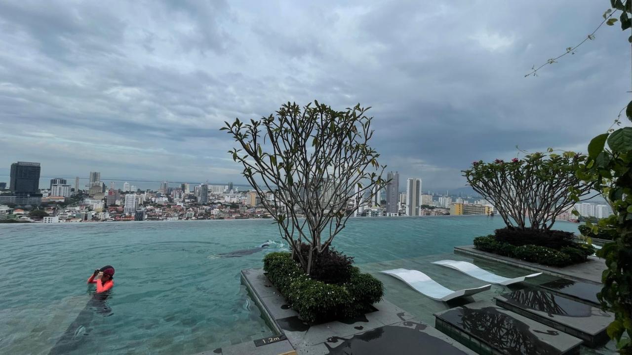 Beacon Executive #georgetown #rooftoppool #23a George Town