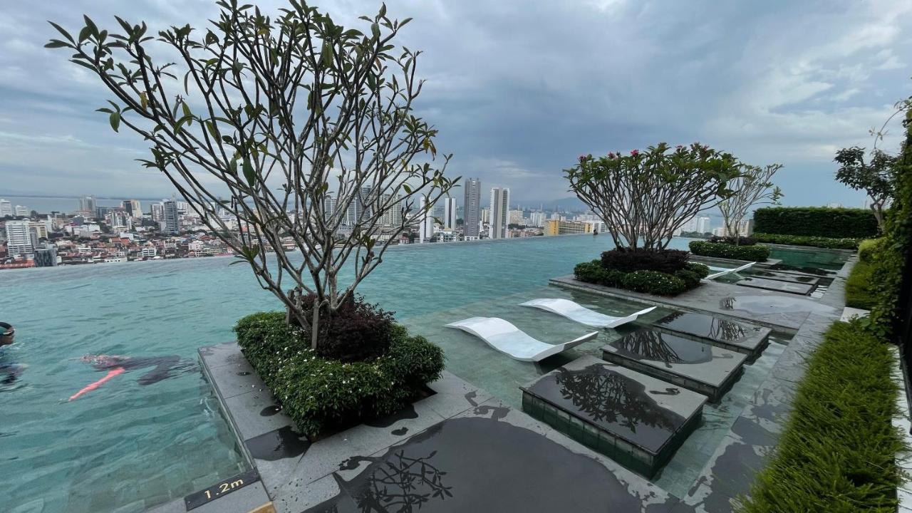 Beacon Executive #georgetown #rooftoppool #23a George Town